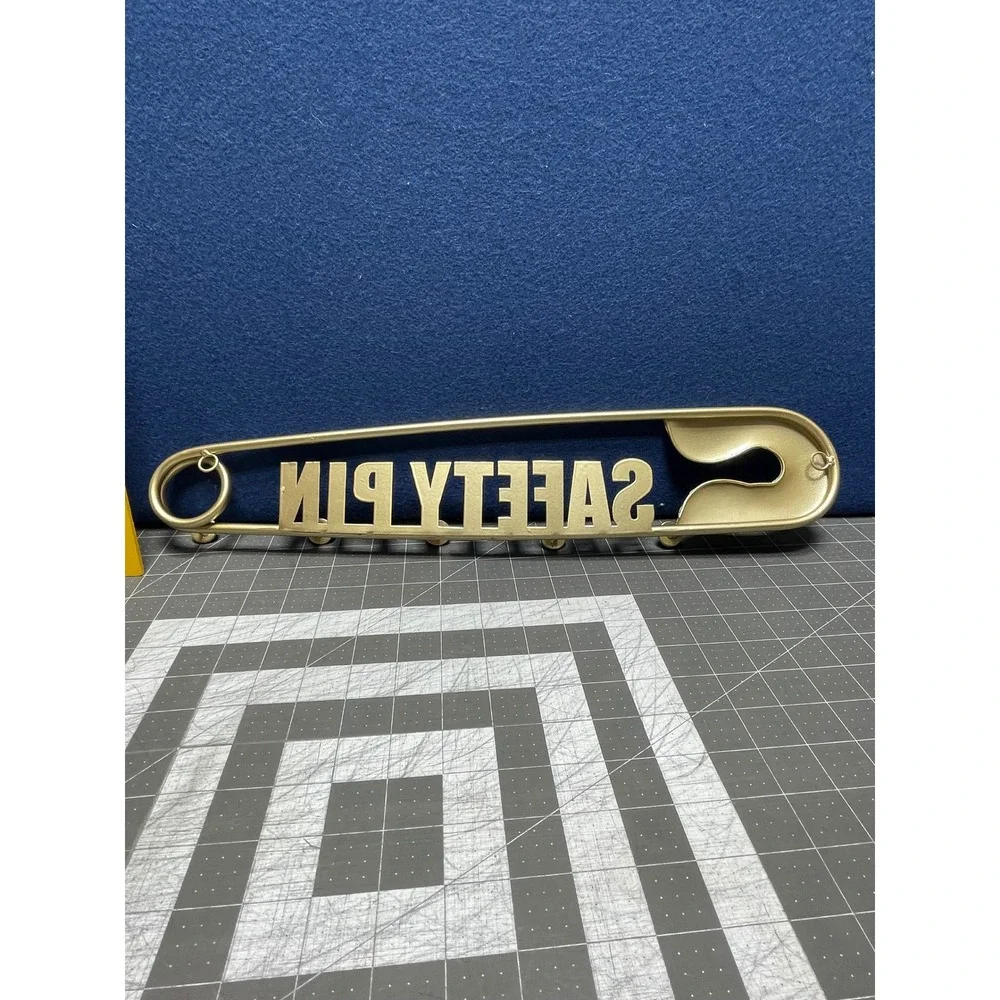 Gold Oversized Safety Pin Wall‎ Decor Metal Key Jewelry Rack 18.5 Inch